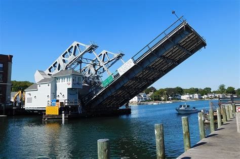 Time-lapse of the Mystic bascule drawbridge raising for a passing boat